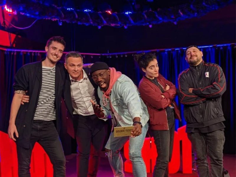 John Smile gewinnt das Goldene Ticket